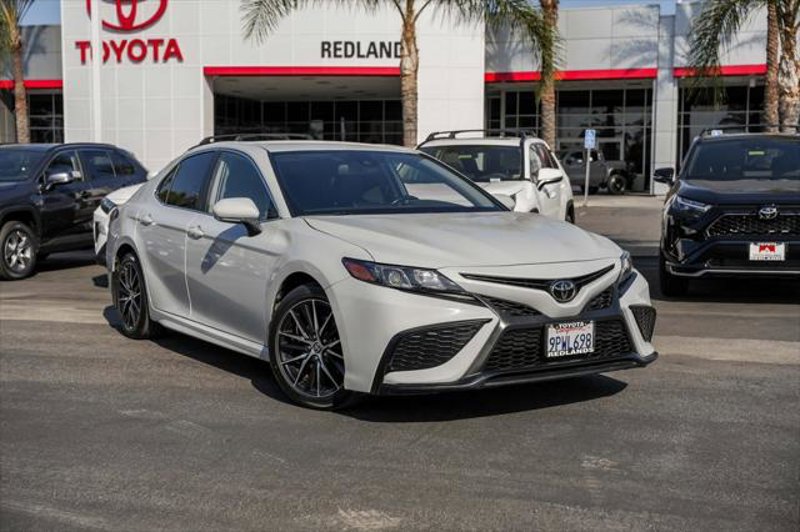 Certified 2023 Toyota Camry SE image 1