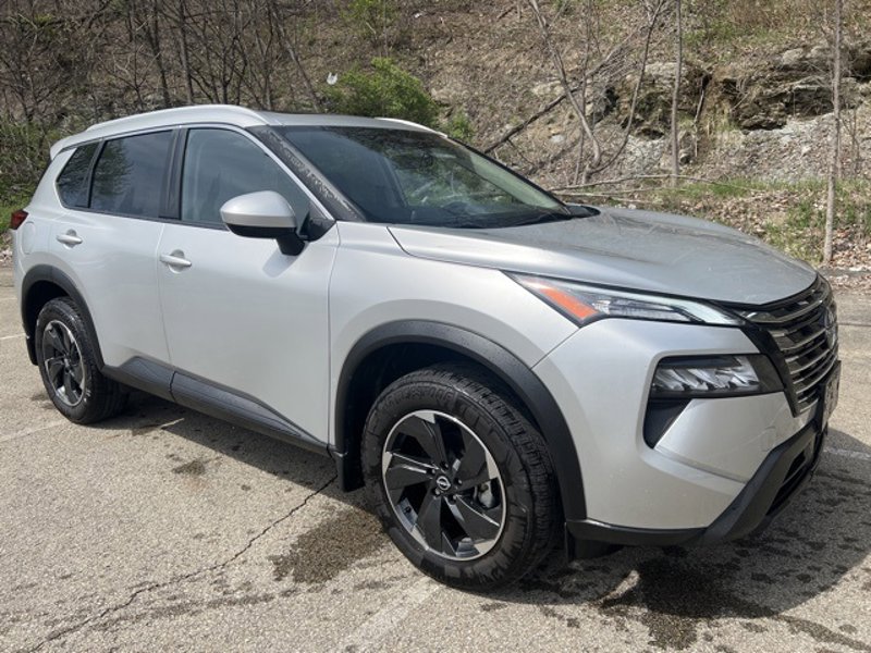 Certified 2024 Nissan Rogue SV w/ SV Premium Package image 1