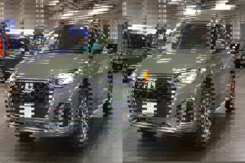 Certified 2024 Audi Q5 2.0T Premium Plus image 1