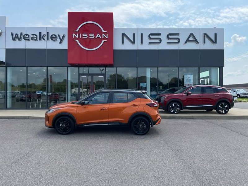 Certified 2024 Nissan Kicks SR image 1