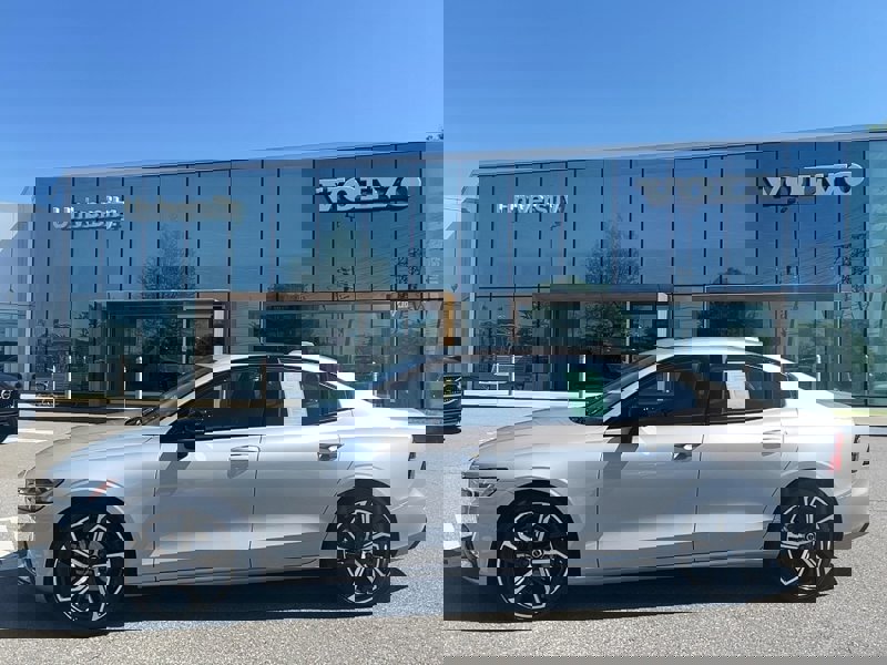 Certified 2024 Volvo S60 B5 Core image 1