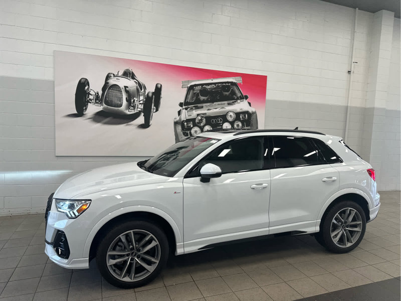 Certified 2024 Audi Q3 2.0T Premium Plus w/ Premium Plus Package image 1