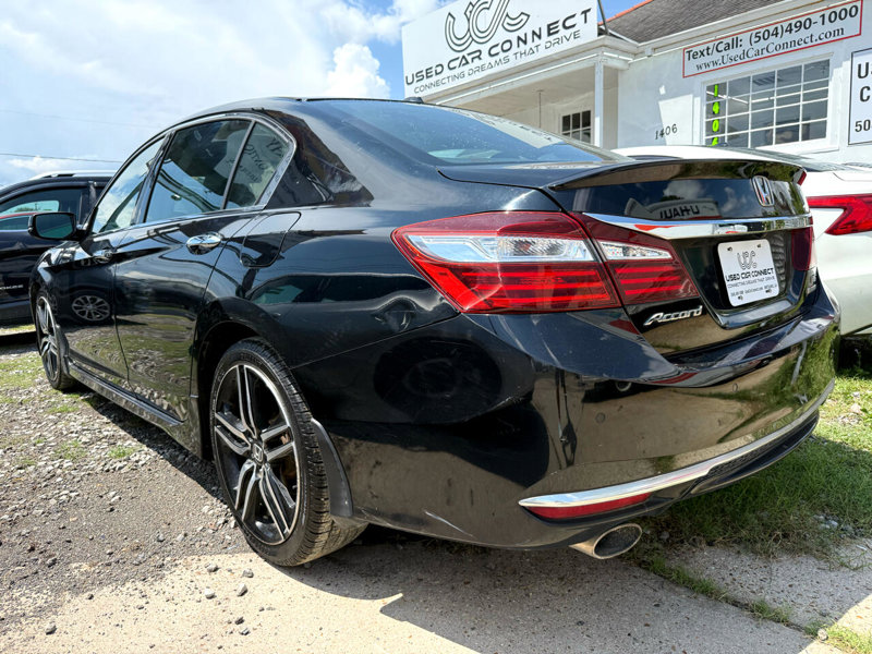 Used 2017 Honda Accord Touring image 1