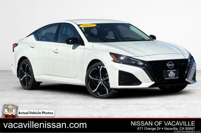 Certified 2025 Nissan Altima 2.5 SR image 1