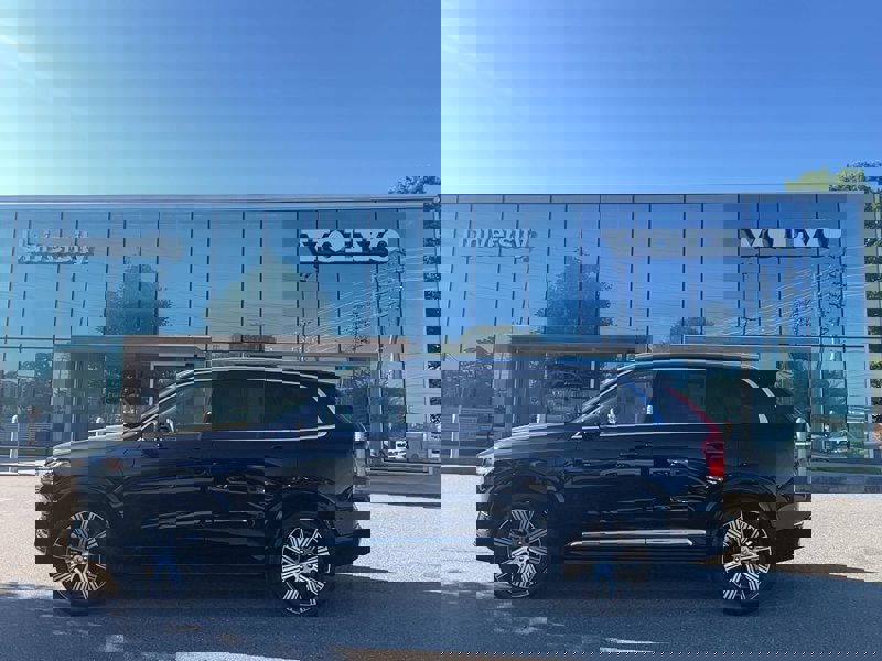 Certified 2024 Volvo XC90 T8 Ultimate w/ Lounge Package image 1