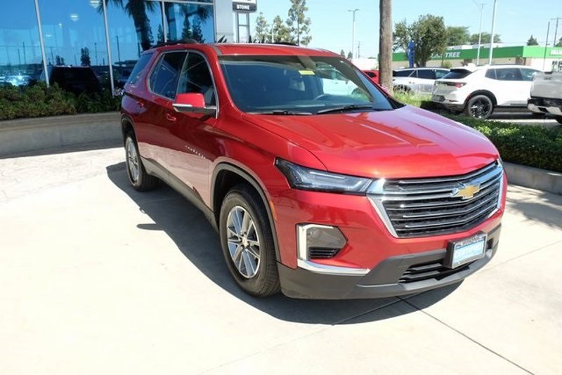 Certified 2023 Chevrolet Traverse LT image 1