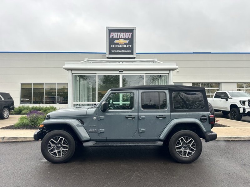 Used 2024 Jeep Wrangler Unlimited Sahara w/ Technology Group image 1