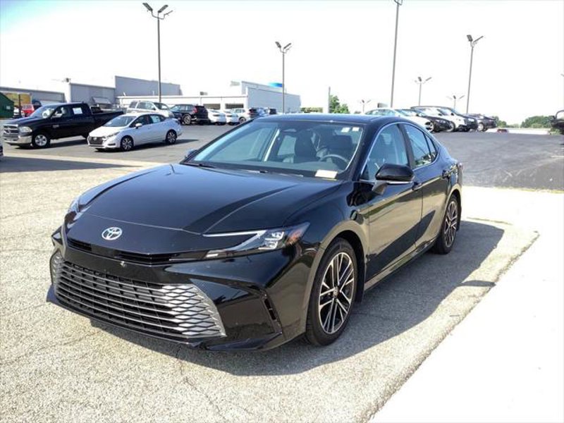 Certified 2025 Toyota Camry XLE image 1