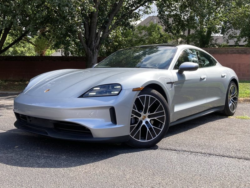 Certified 2025 Porsche Taycan image 1