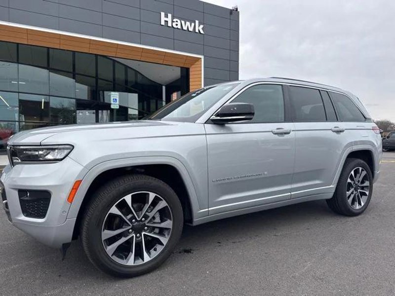 Certified 2024 Jeep Grand Cherokee Overland w/ Luxury Tech Group IV image 1