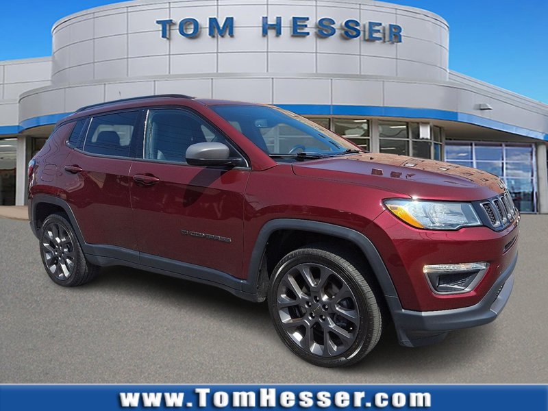 Used 2021 Jeep Compass Latitude image 1