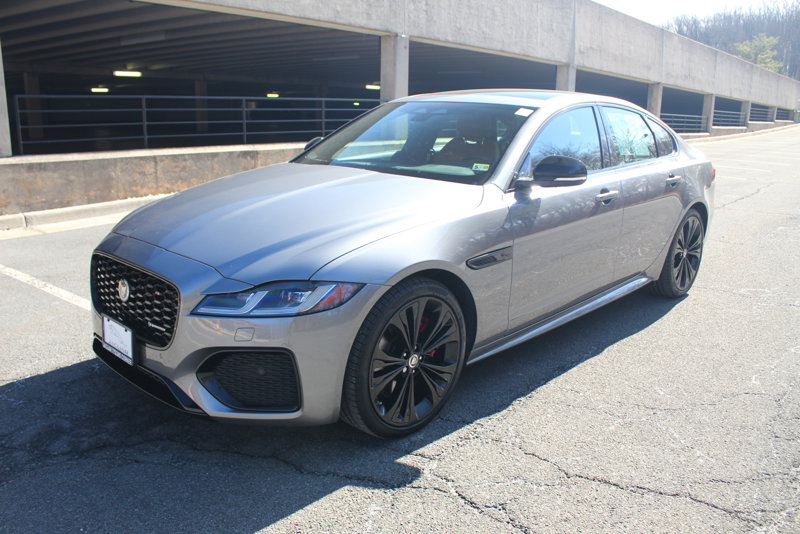 Certified 2024 Jaguar XF R-Dynamic SE image 1