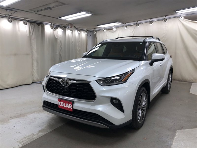 Certified 2022 Toyota Highlander Platinum image 1