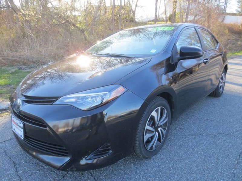 Used 2019 Toyota Corolla LE image 1