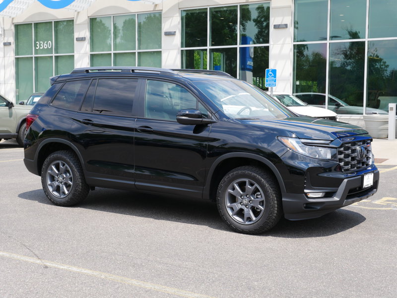 Certified 2025 Honda Passport TrailSport image 1