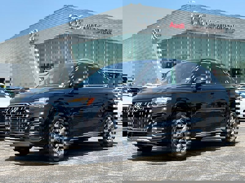Certified 2024 Audi Q5 2.0T Premium Plus image 1