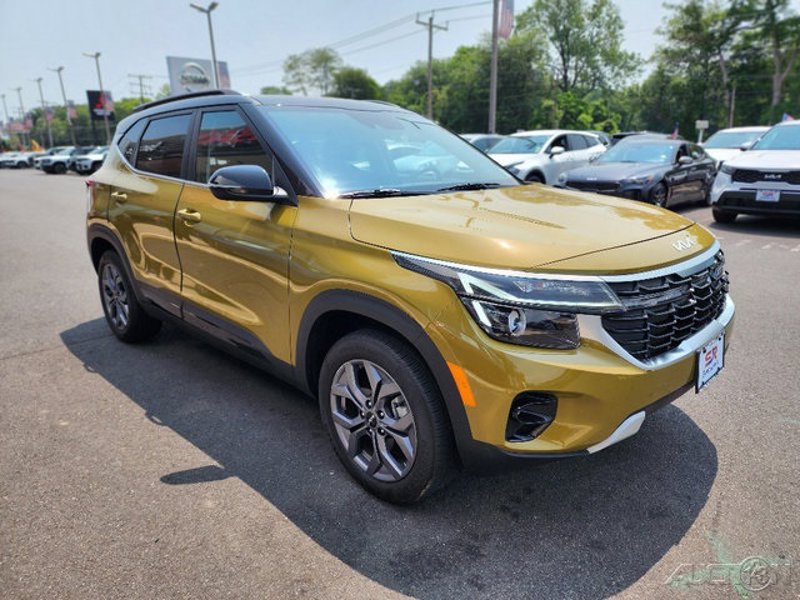 Certified 2024 Kia Seltos S image 1