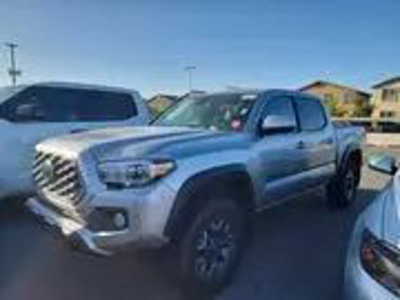 Used 2022 Toyota Tacoma TRD Off-Road image 1