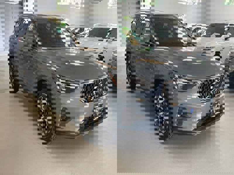Certified 2023 Volvo XC40 B5 Plus w/ Driver Assist Package image 1