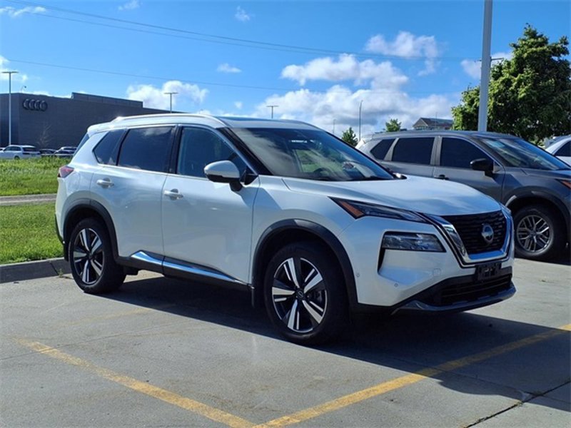 Certified 2023 Nissan Rogue SL w/ SL Premium Package image 1