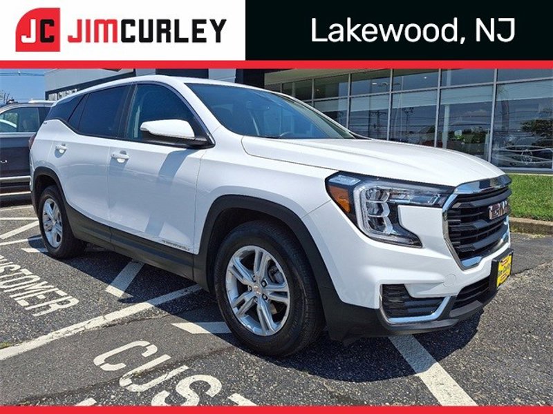 Certified 2022 GMC Terrain SLE image 1