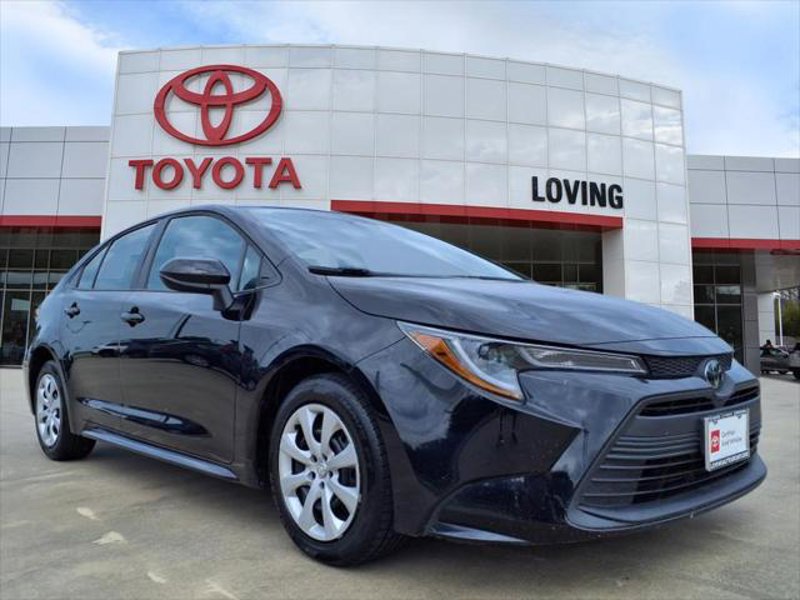 Certified 2023 Toyota Corolla LE image 1