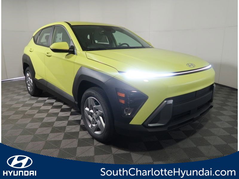 Certified 2025 Hyundai Kona SE image 1