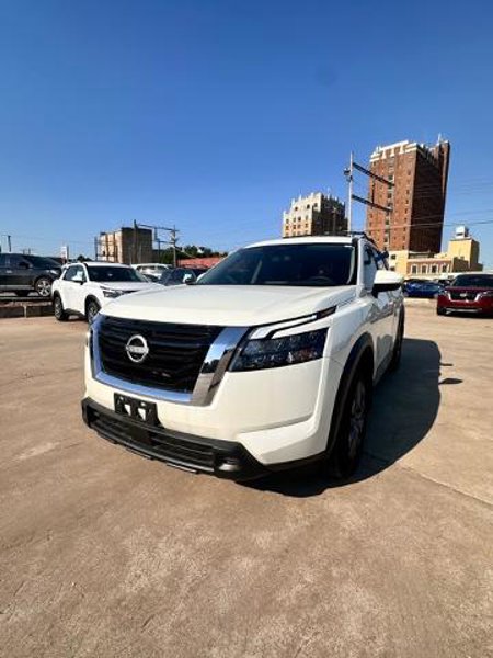 Certified 2024 Nissan Pathfinder SV image 1