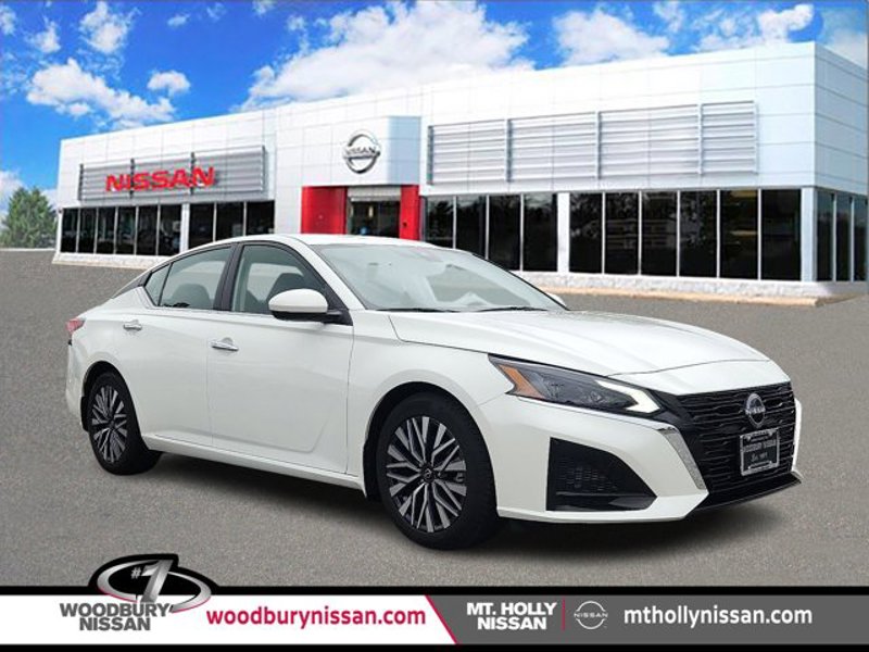 Certified 2023 Nissan Altima 2.5 SV w/ SV Premium Package image 1