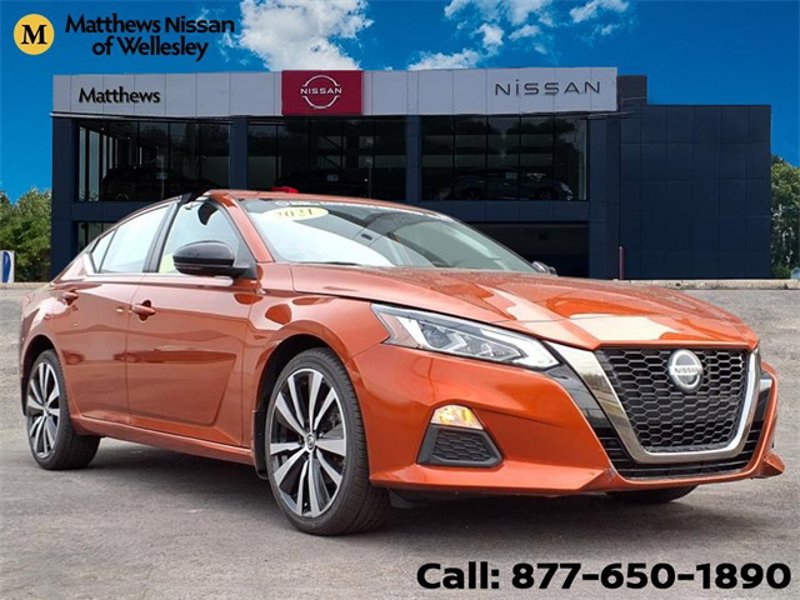 Certified 2021 Nissan Altima 2.5 SR w/ SR Premium Package image 1