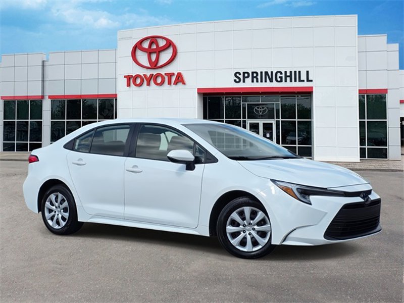 Certified 2024 Toyota Corolla LE image 1