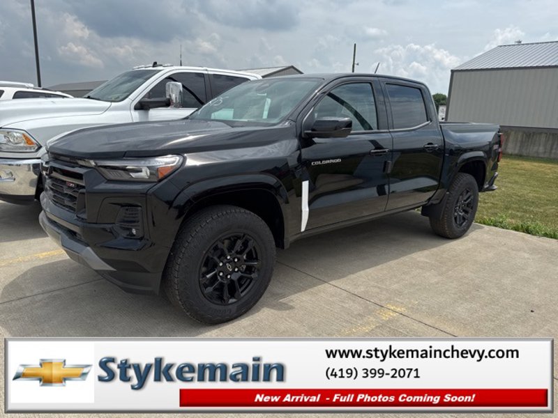 New 2025 Chevrolet Colorado Z71 w/ Midnight Edition image 1