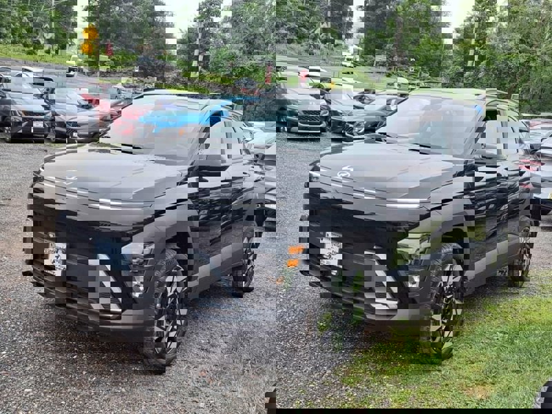 Certified 2024 Hyundai Kona SEL w/ Convenience Package image 1