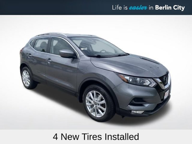 Certified 2022 Nissan Rogue Sport SV image 1