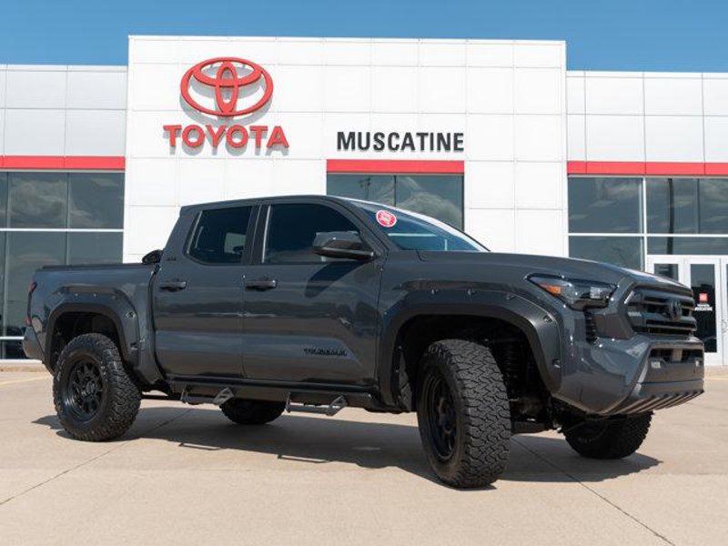 Certified 2024 Toyota Tacoma SR5 image 1