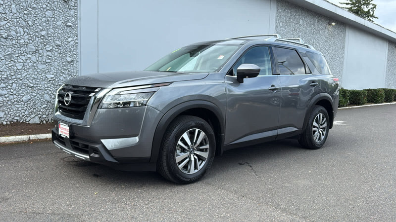 Certified 2024 Nissan Pathfinder SL image 1