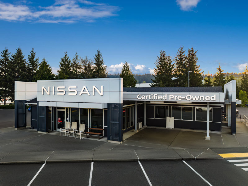 Certified 2025 Nissan Rogue Platinum w/ Tech Package image 1