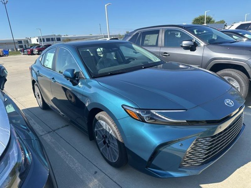 New 2025 Toyota Camry XLE image 1