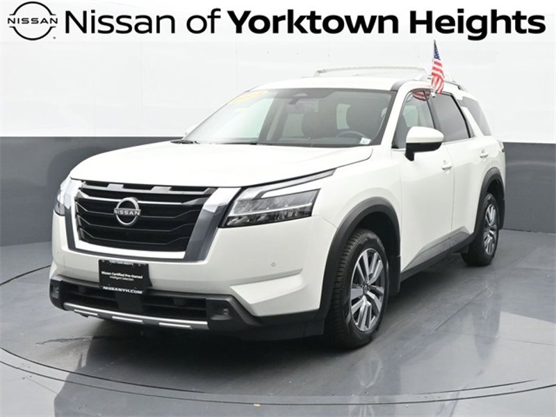 Certified 2022 Nissan Pathfinder SL image 1