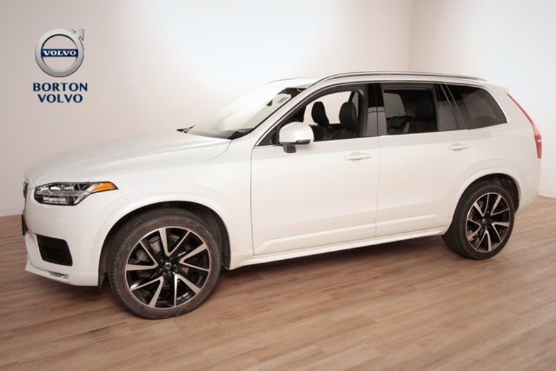 Certified 2022 Volvo XC90 T6 Momentum w/ Advanced Package image 1