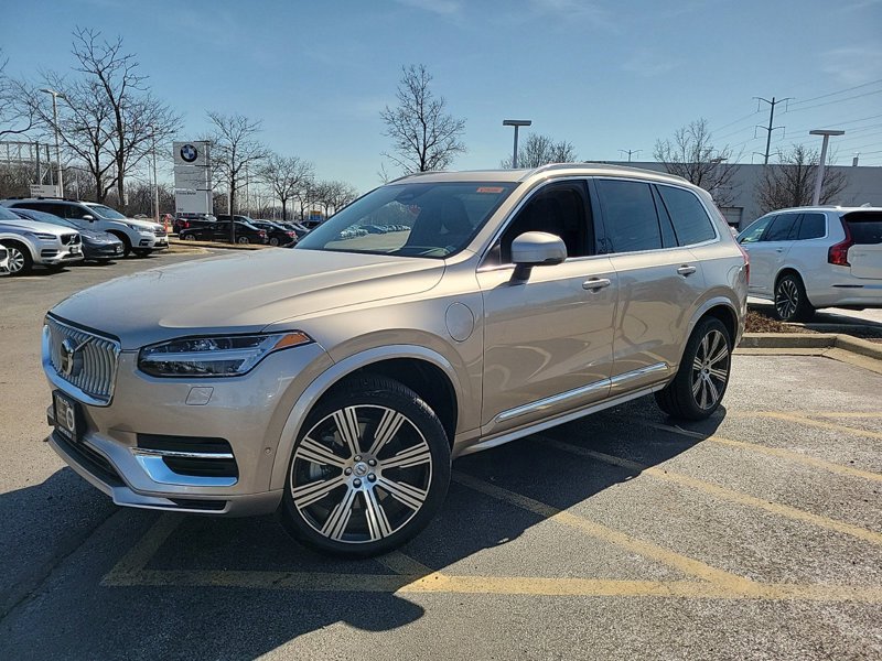 Certified 2025 Volvo XC90 T8 Ultra w/ Protection Package Premier image 1