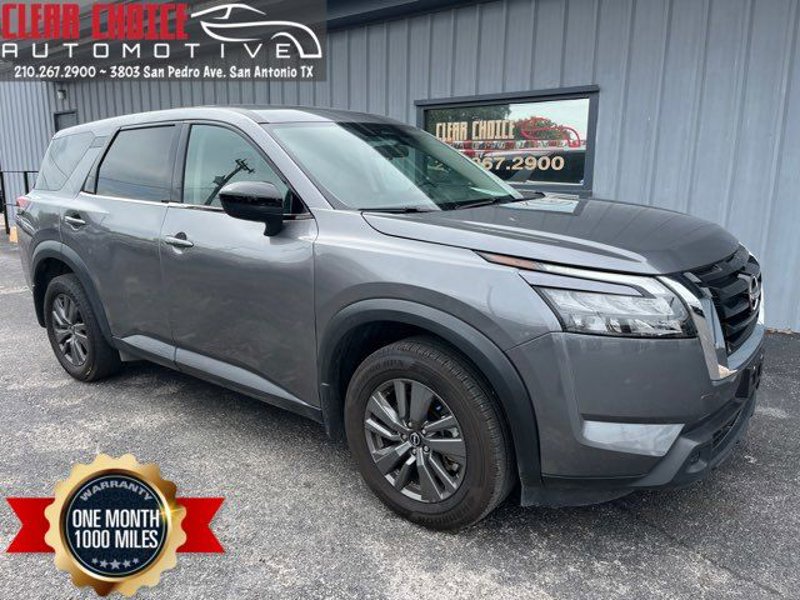 Used 2024 Nissan Pathfinder S image 1