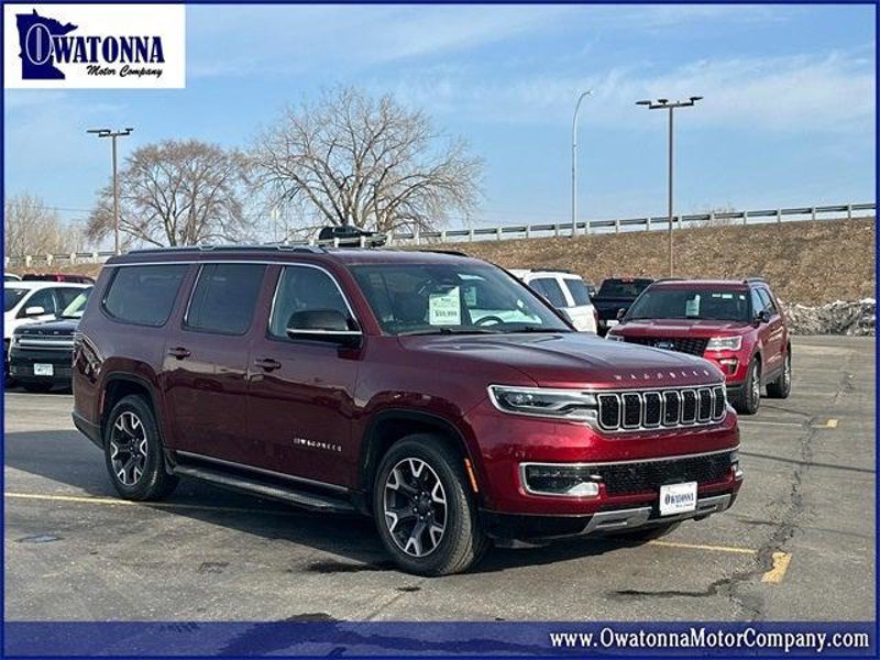 Certified 2023 Jeep Wagoneer L Series III w/ Preferred Equipment Group image 1