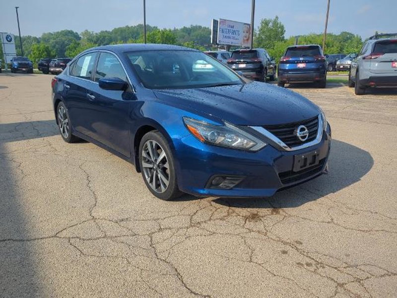 Certified 2017 Nissan Altima 2.5 SR image 1