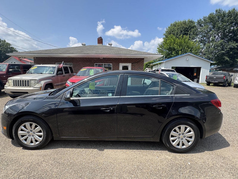 Used 2011 Chevrolet Cruze LT image 1