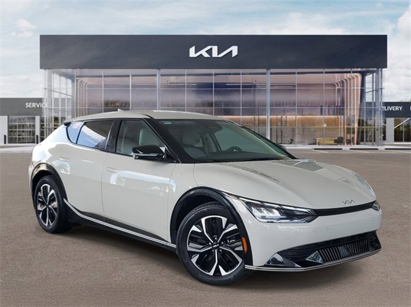 Certified 2022 Kia EV6 Wind image 1