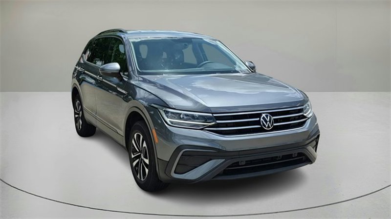Certified 2022 Volkswagen Tiguan S image 1