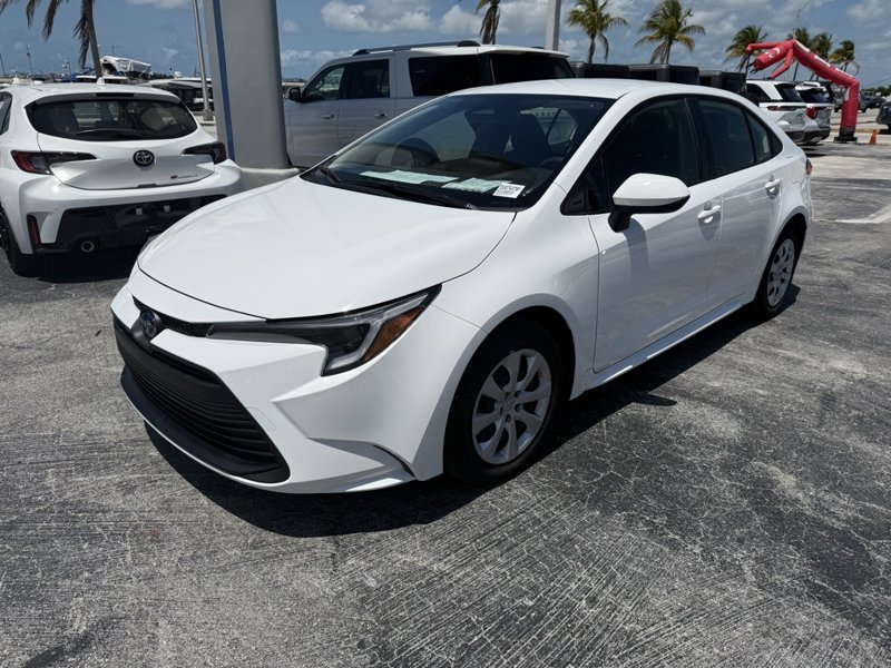 Used 2025 Toyota Corolla LE image 1