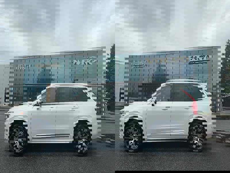 Certified 2024 Volvo XC90 B5 Plus w/ Protection Package Premier image 1