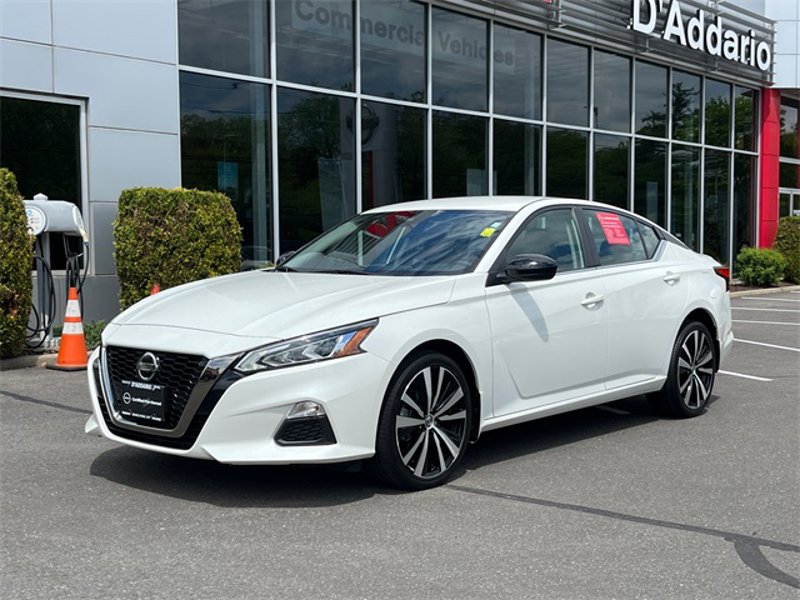 Certified 2022 Nissan Altima 2.5 SR image 1